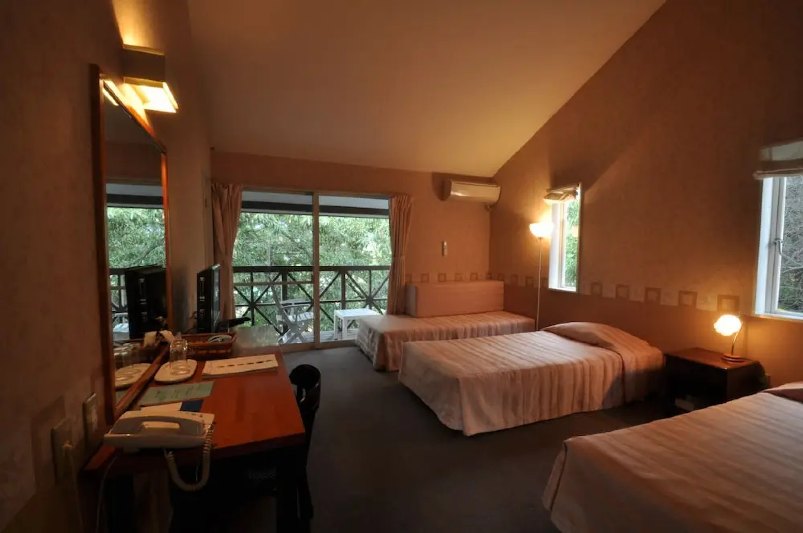 Country Inn The White Marine