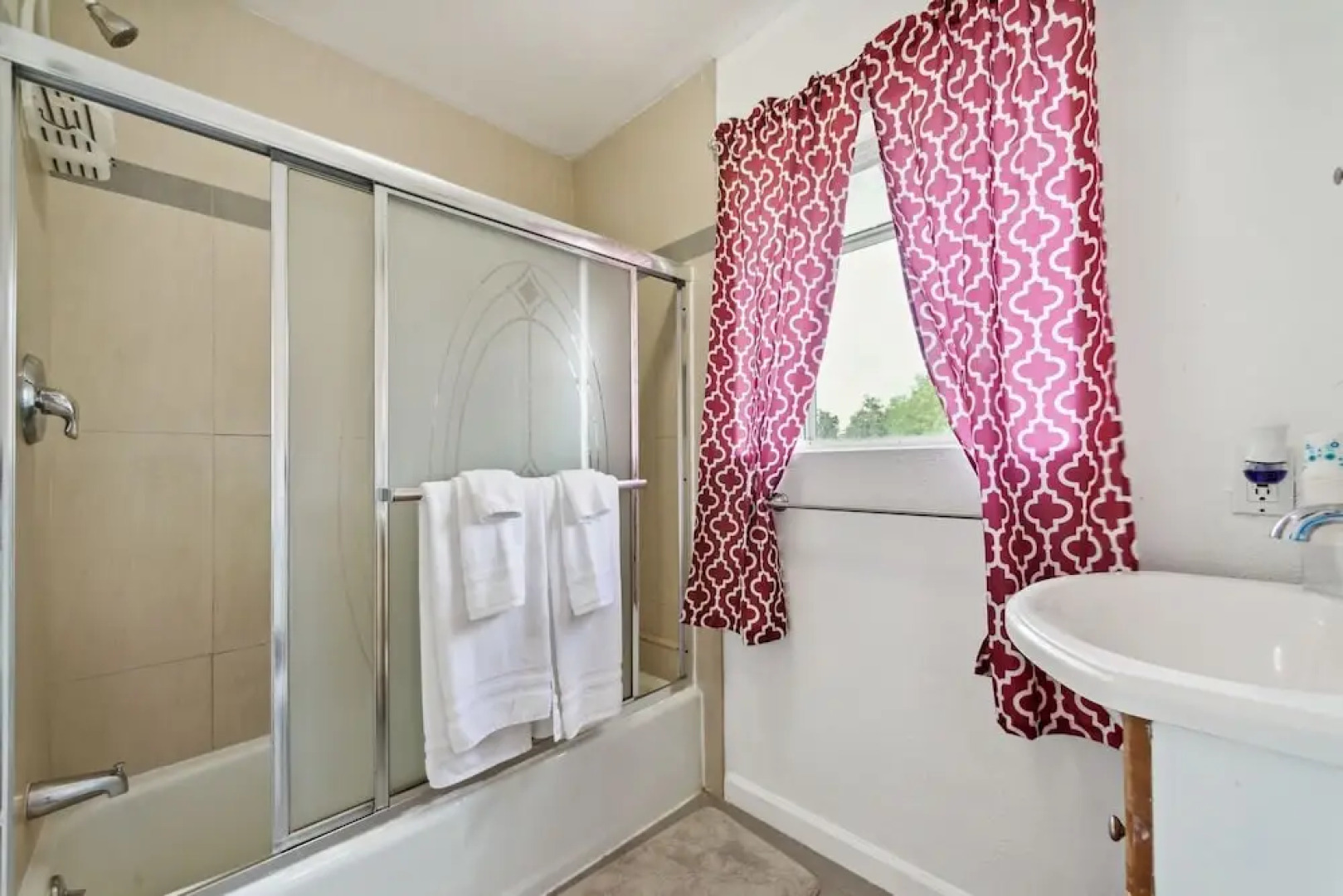 Paradise On Earth 3 Bedroom Residence by RedAwning