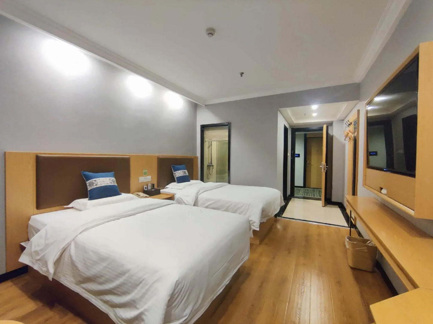 GreenTree Inn Anhui Fuyang Railway Station W XianGYAng Road Business Hotel