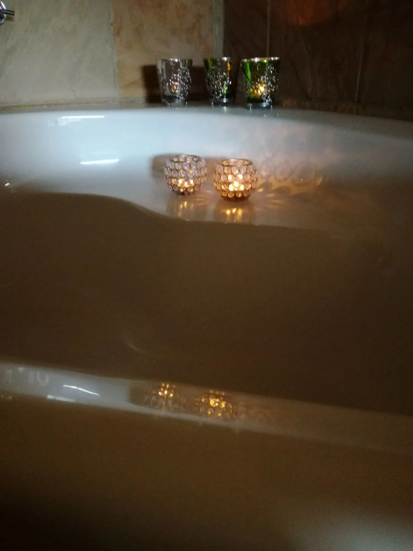 Shangri-La Manor - Adults Only