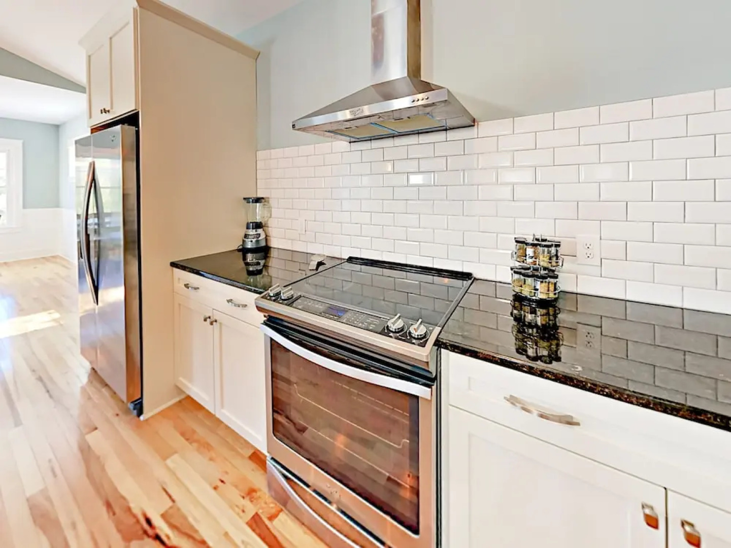 1418 Searay Home 4 Bedrooms 3 Bathrooms Home