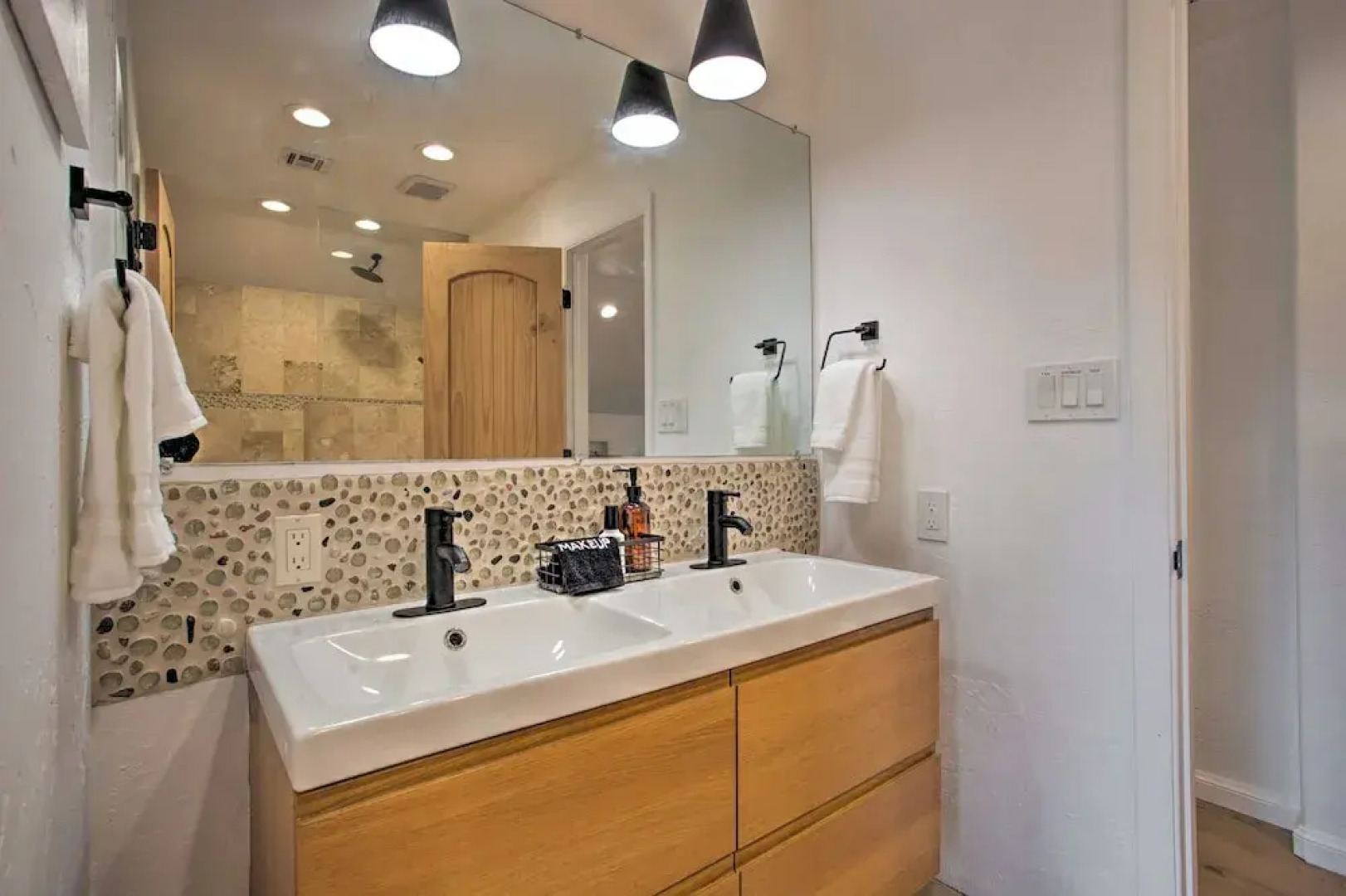 Medicine Park Cabin w/ Mountain Views!