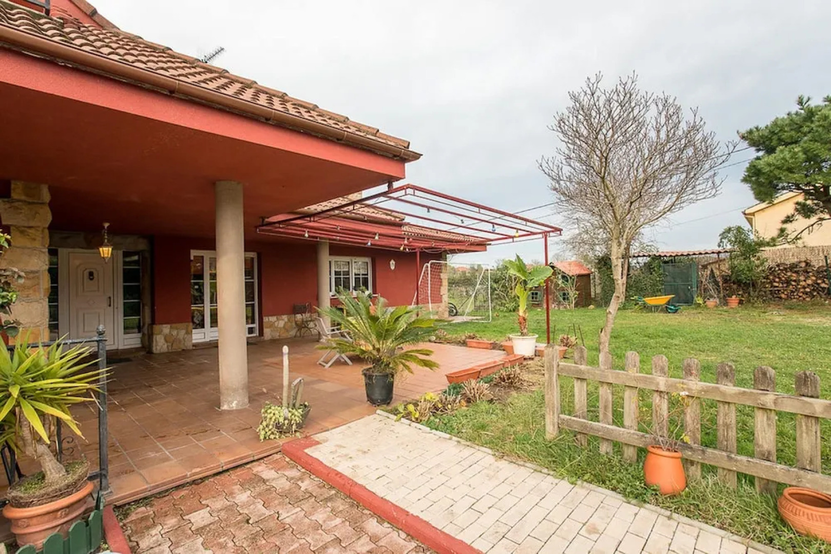 Villa With 5 Bedrooms in Gijón, With Wonderful Mountain View, Private Pool, Enclosed Garden Near the Beach