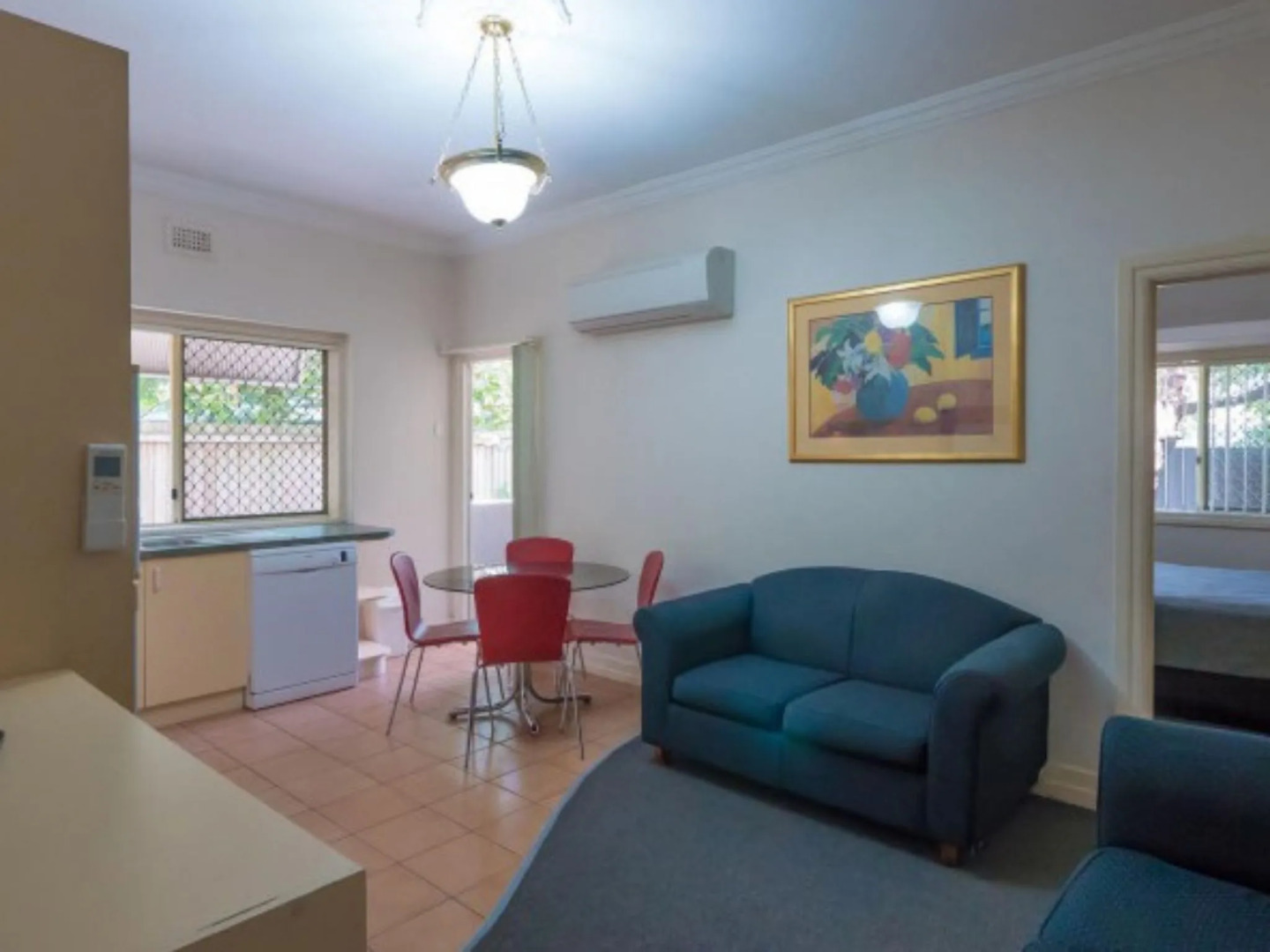 Hampton Court Apartments