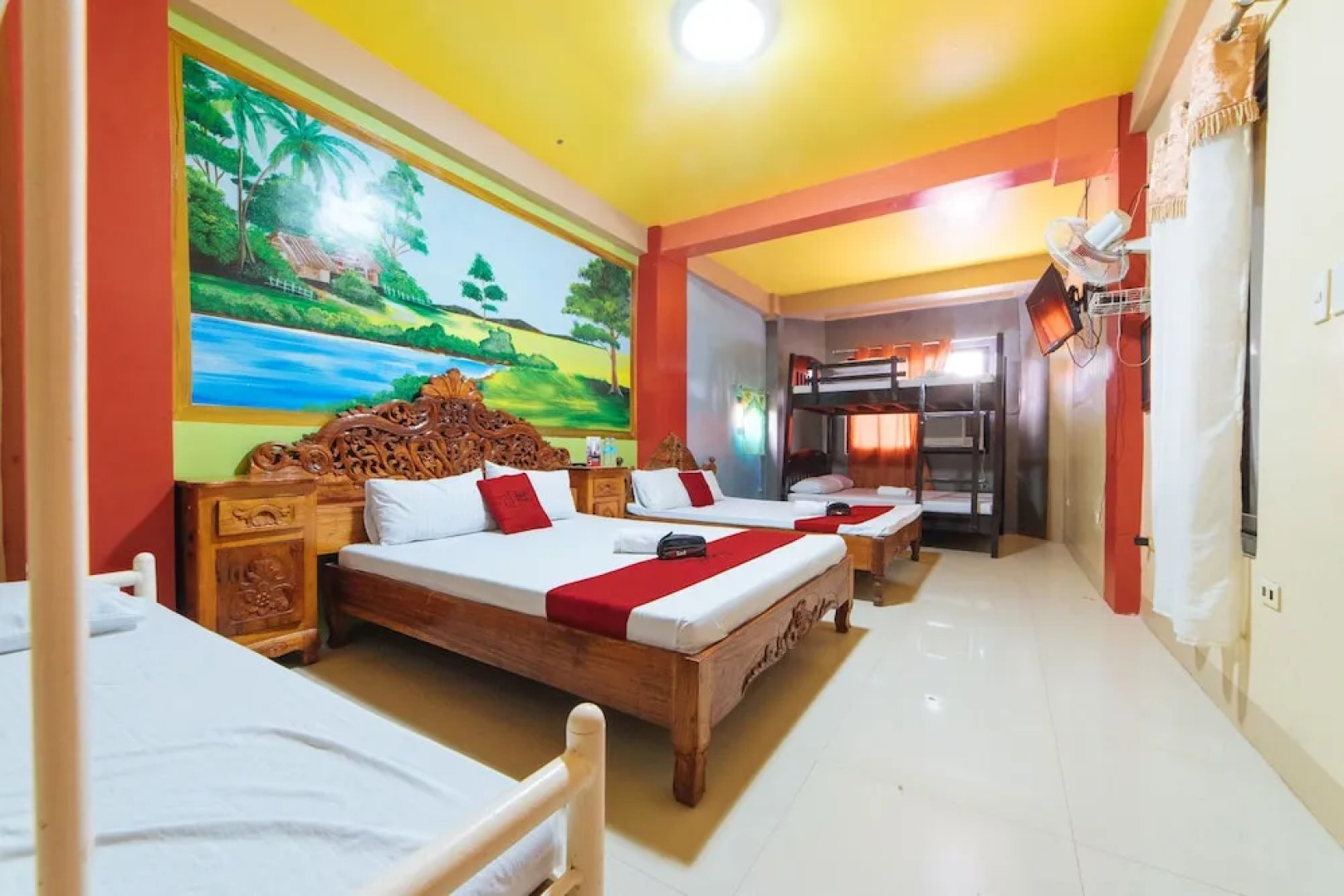 RedDoorz Plus @ San Nicolas Agoo