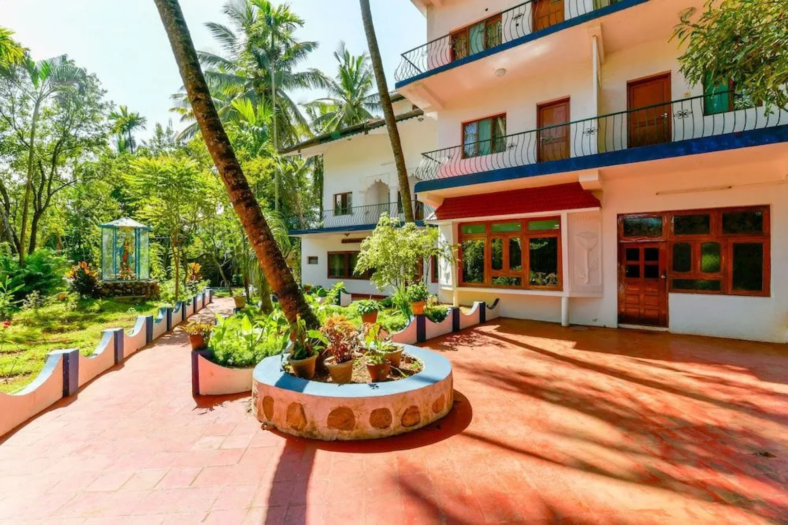 OYO 16660 Anamudi Heritage Resort