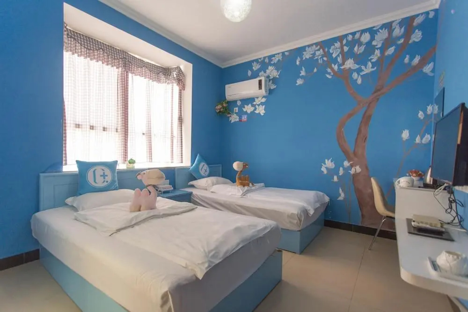 Zhangjiajie Meet Themed Inn