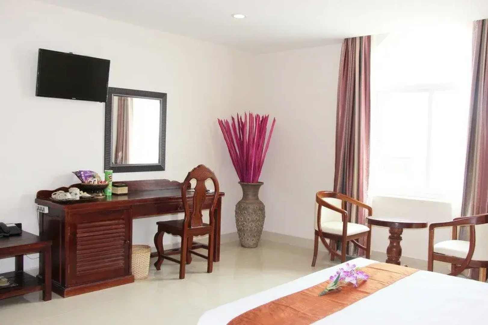 Khollywood Hotel