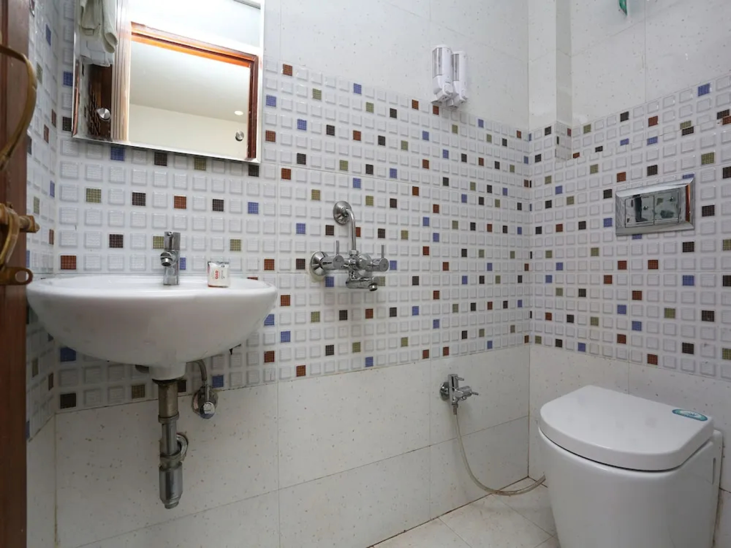 OYO 8961 Hotel RR Palace