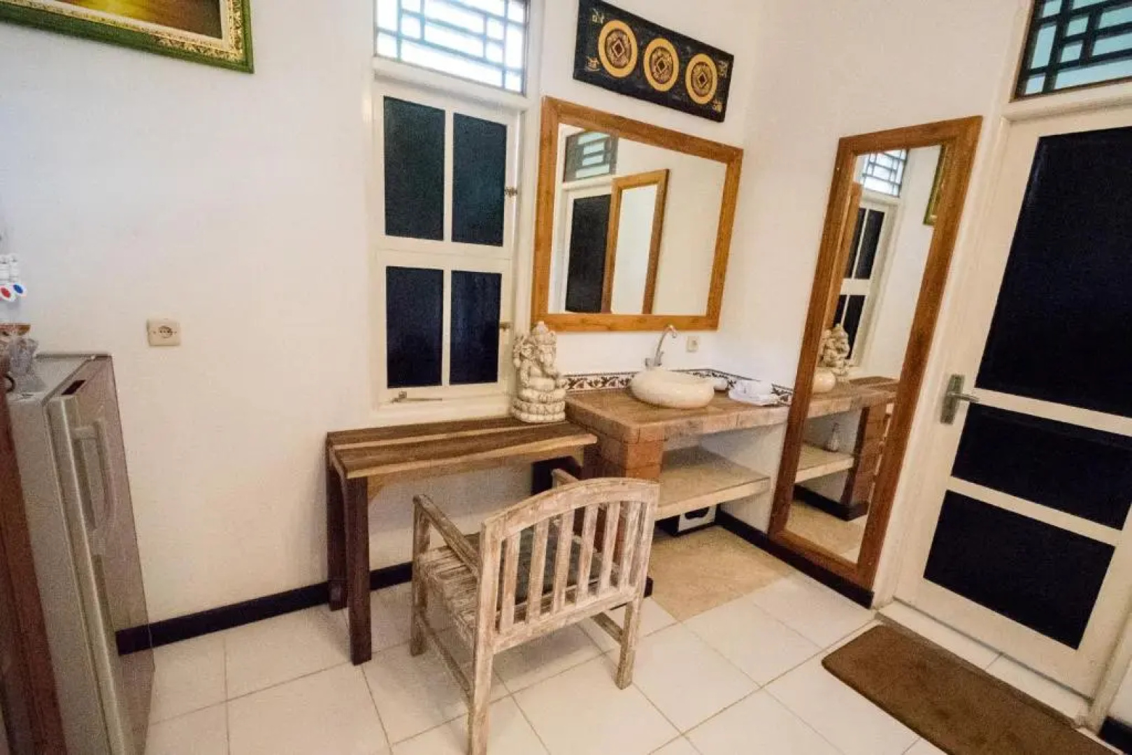Hobbit's House Homestay