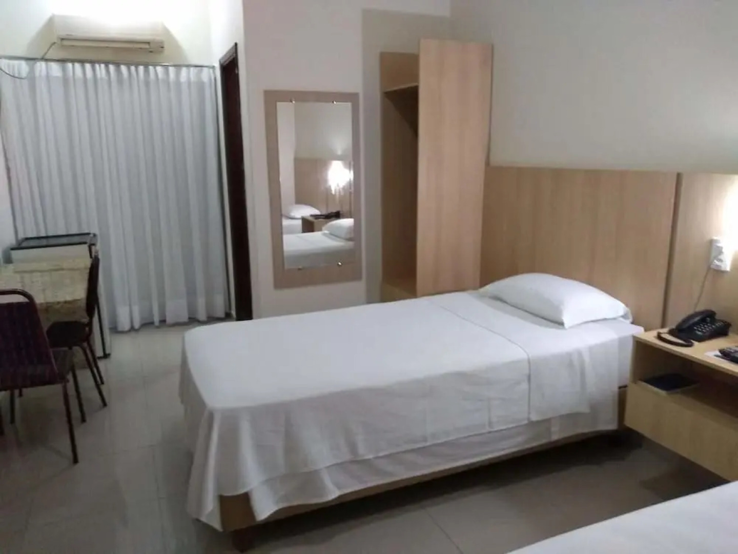 Victoria Plaza Hotel