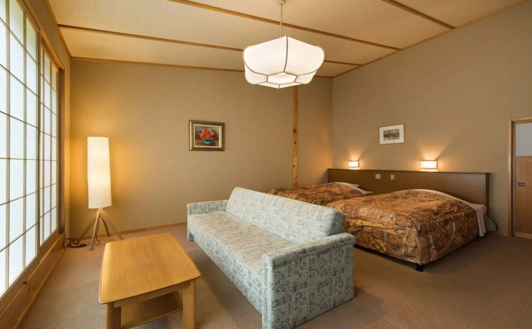 Tsutaya Tokinoyado Kazari