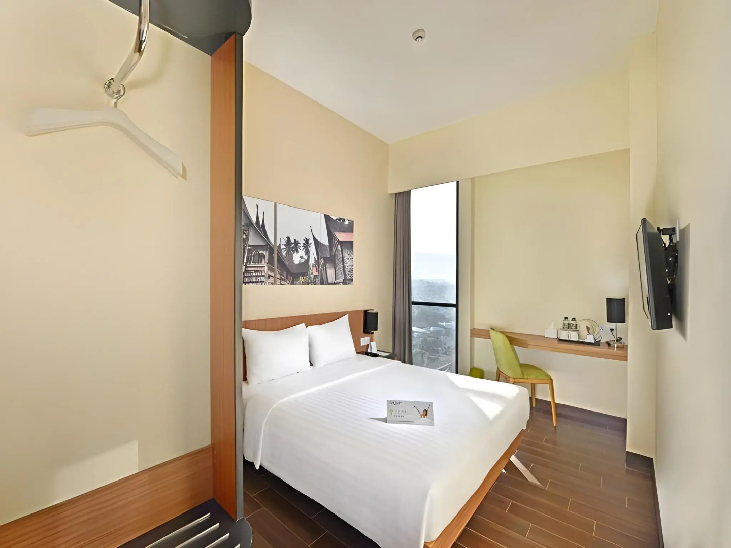 Whiz Prime Hotel Khatib Sulaiman Padang