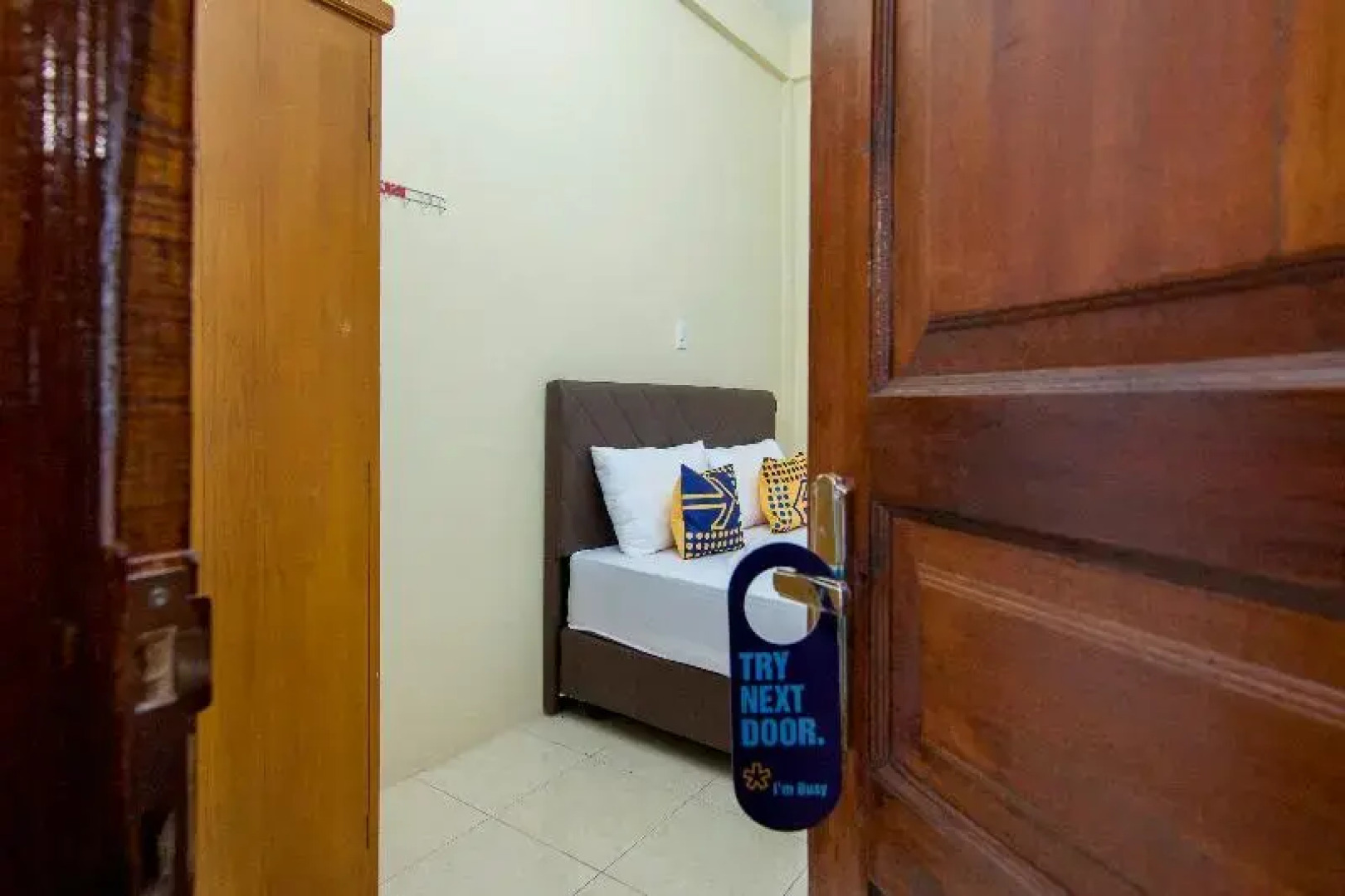 Spot On 2076 Hotel Stadion