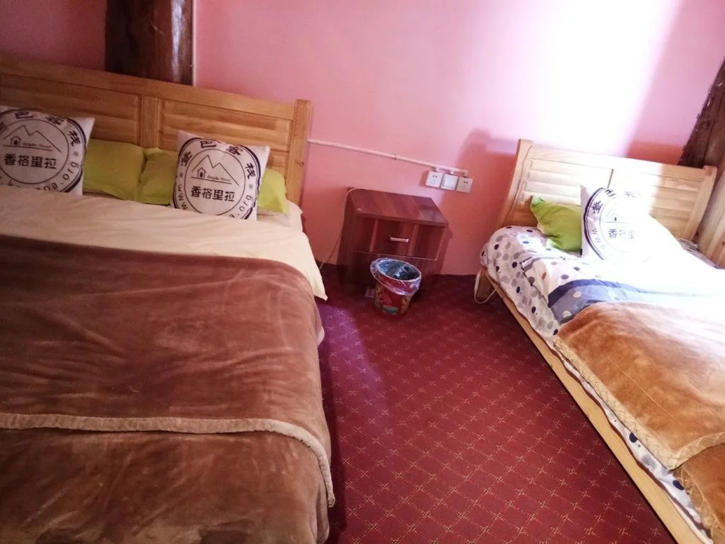 Dengba Hostel Shangri-La