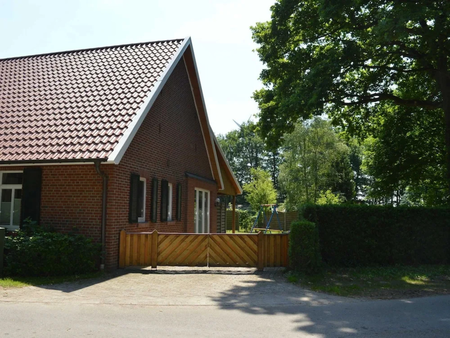 Lindern Woodland Mansion