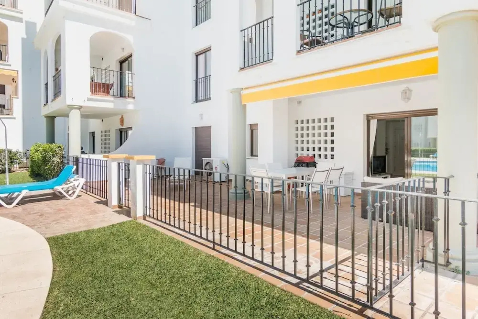 2054-Estupendo apto nuevo-en playa-acceso piscina