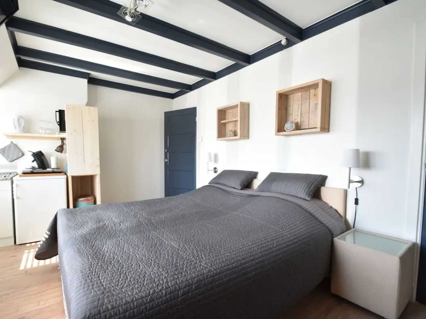 Elegant Studio Near Beach