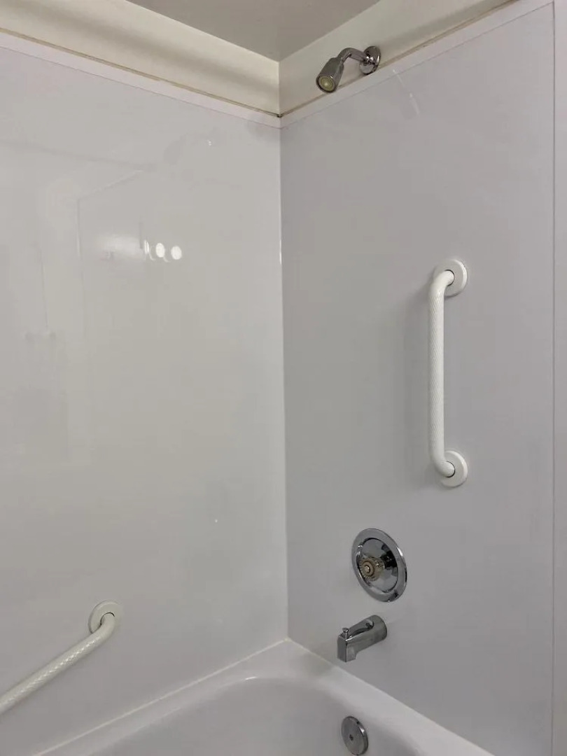 Sea Edge Beachside Hotel