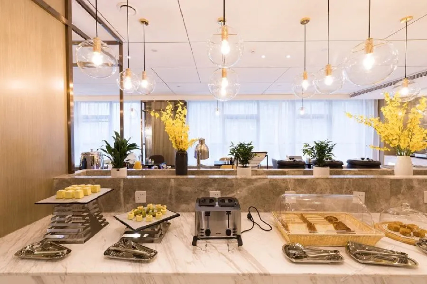 Atour Hotel Changxing Central Plaza Huzhou