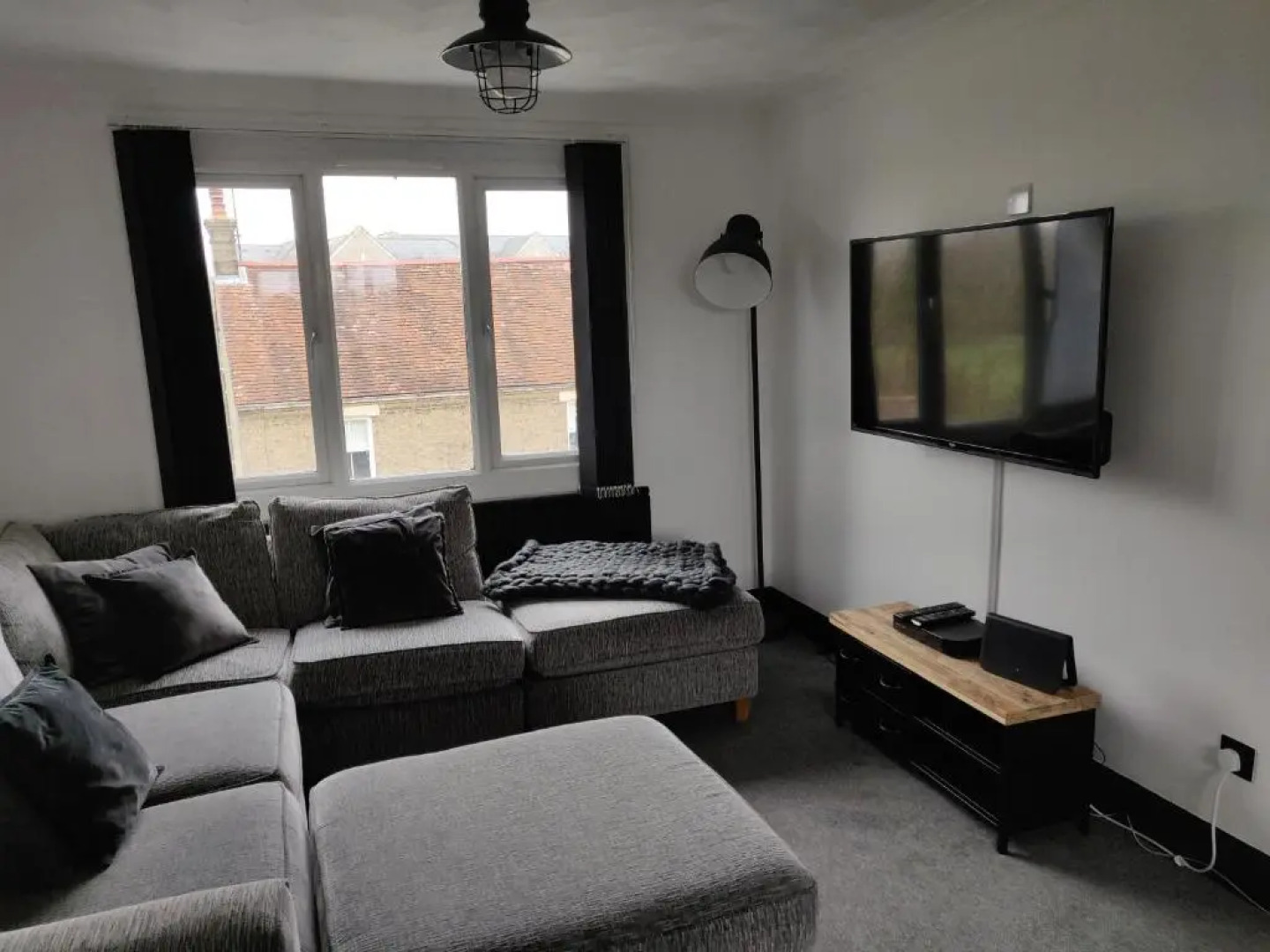 Riverside Park Penthouse Apartment In St Neots
