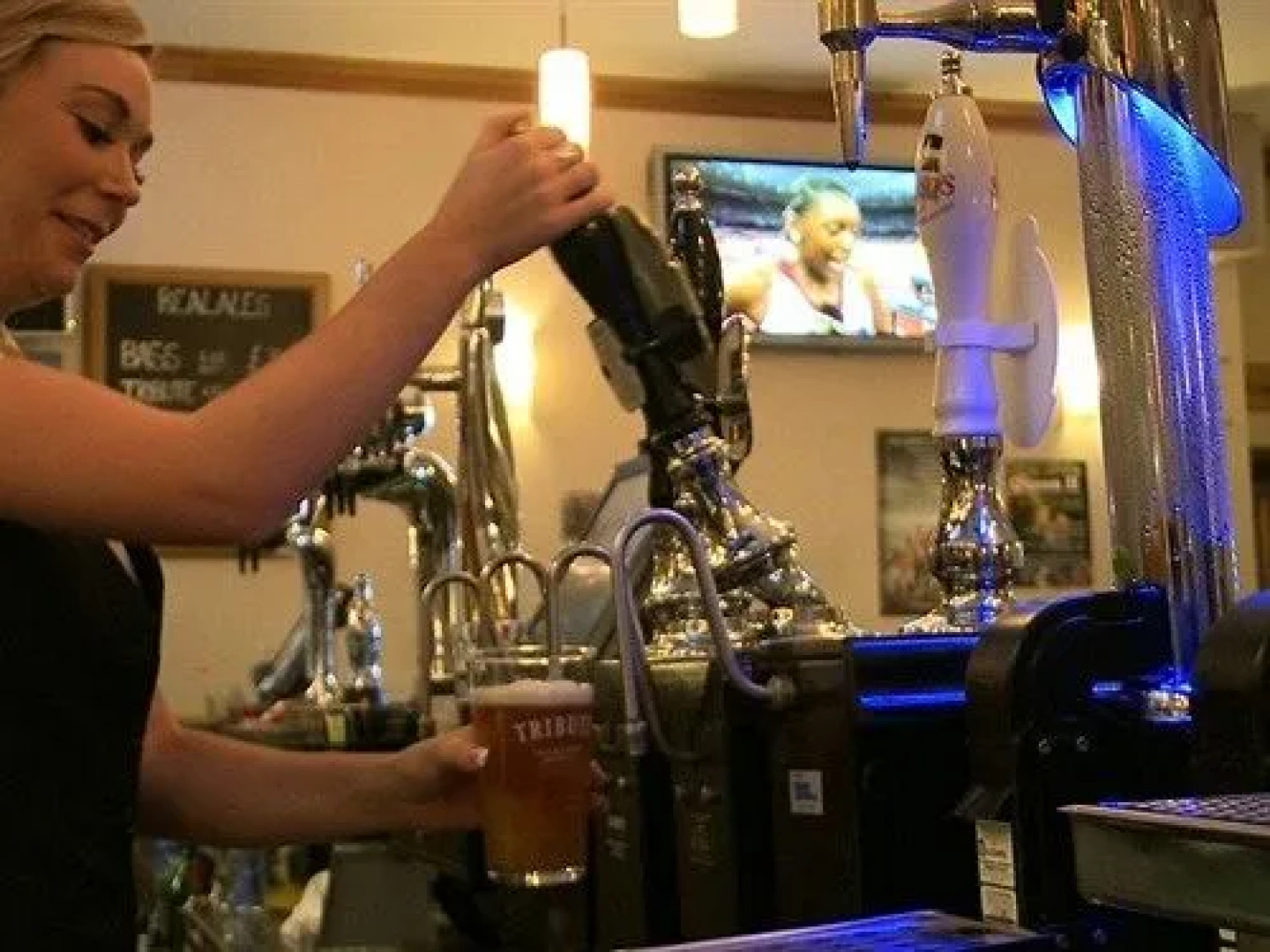 The Britannia Inn & Waves Restaurant