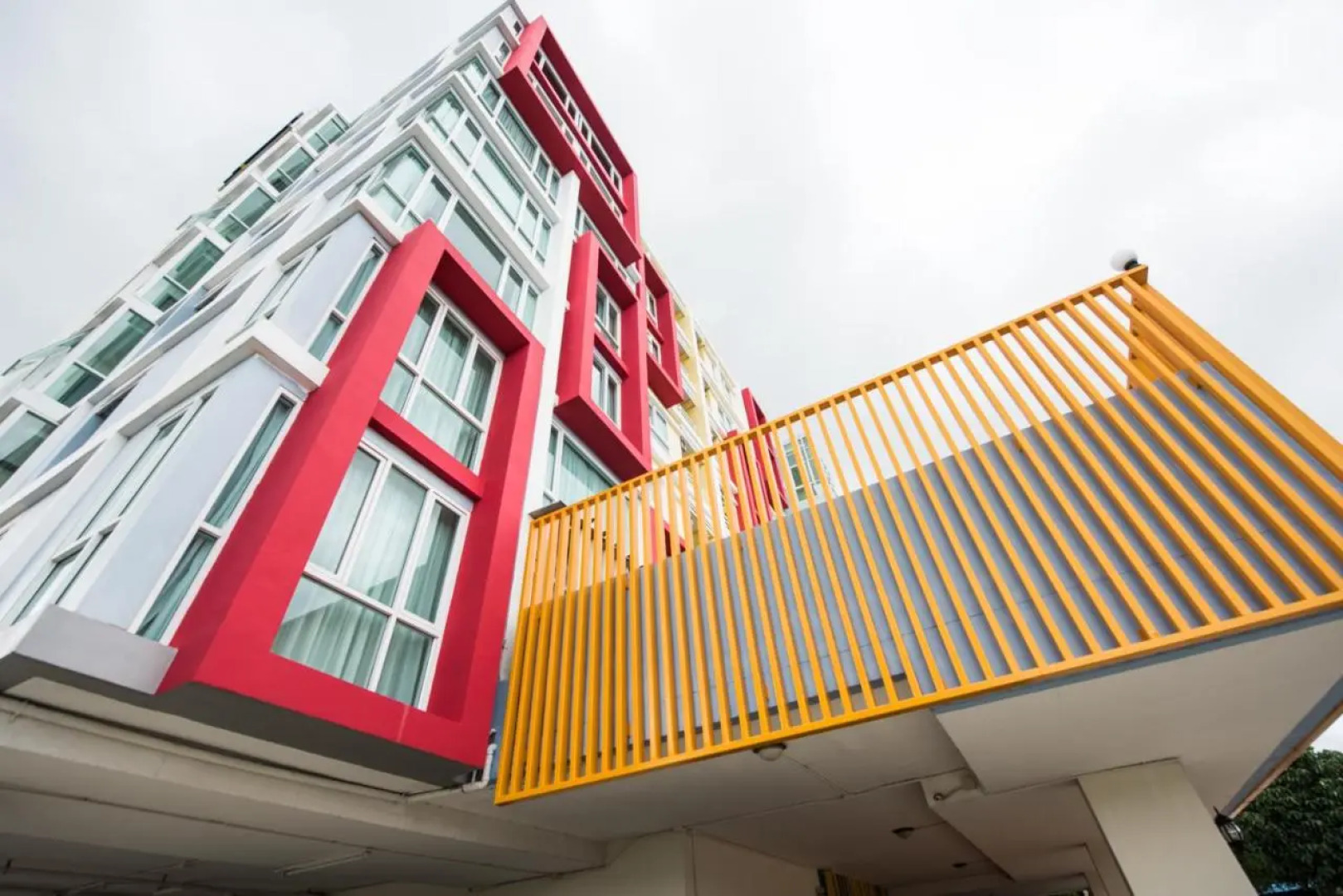 Backpacker Street Airport Place