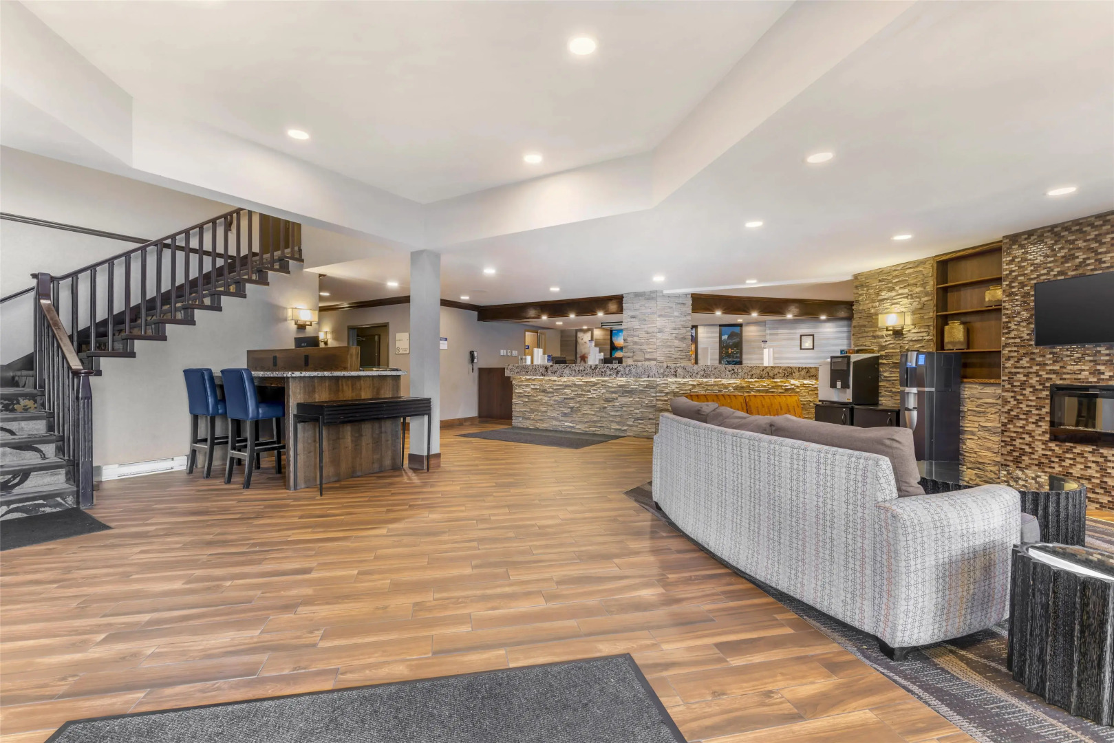 Best Western Plus Country Meadows Inn