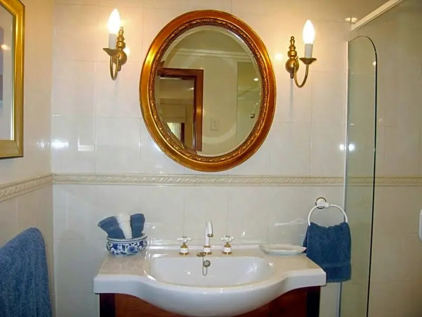 Mcauley Glen Boutique BB
