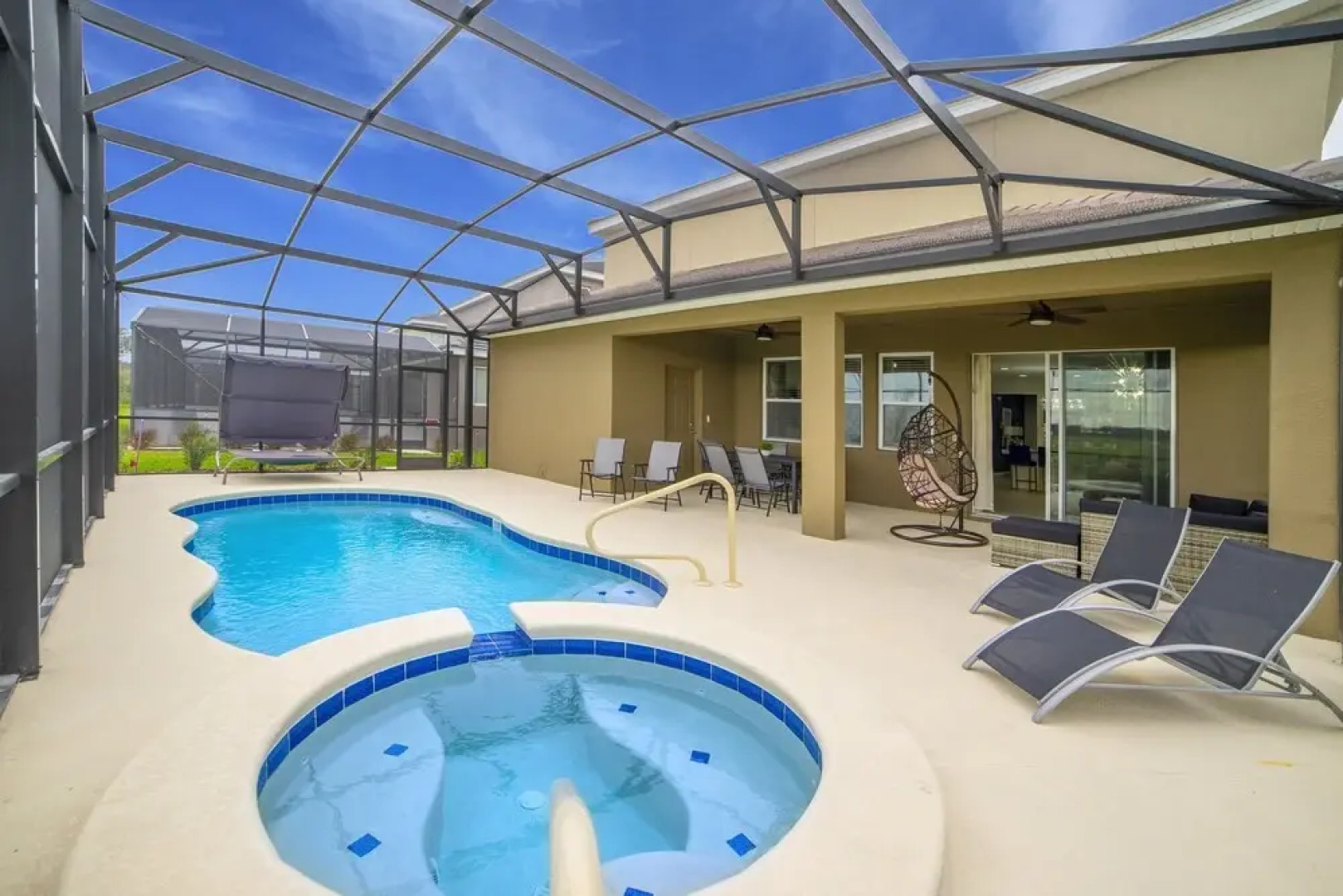 Oakview Villa Solterra Resort 4