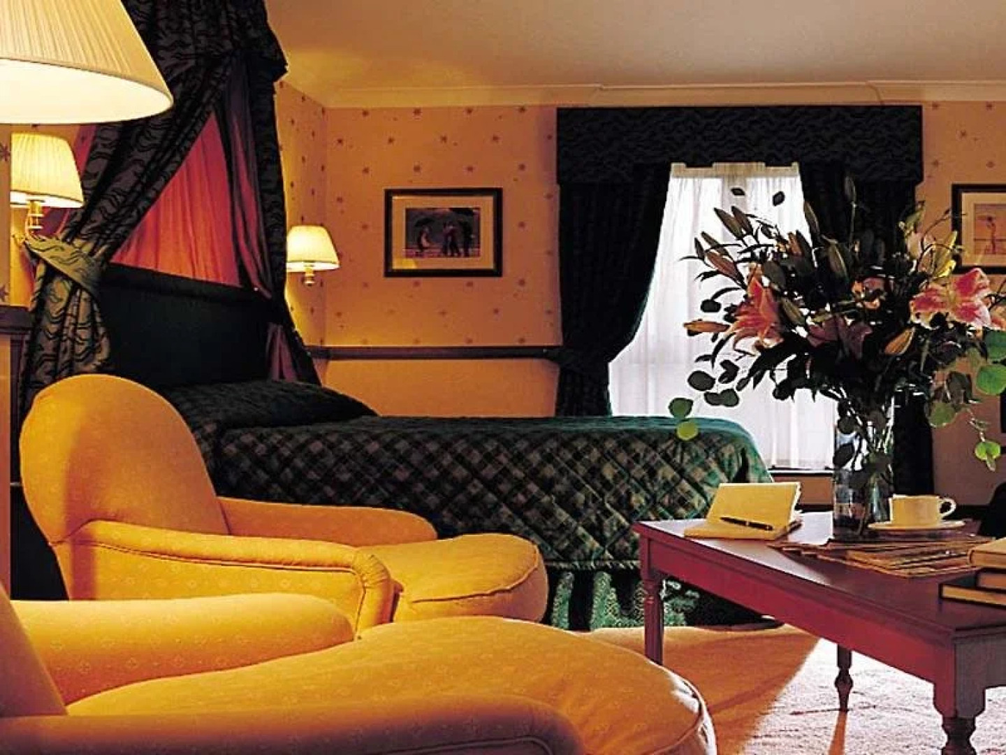 The Hillcrest Hotel, Sure Hotel Collection by Best Western