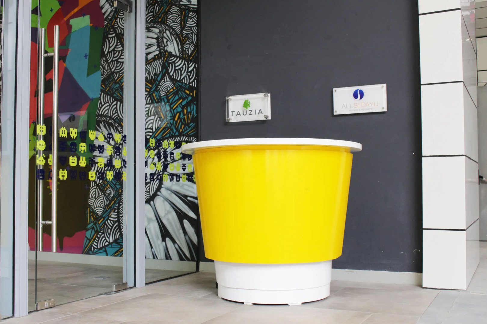 YELLO Hotel Harmoni Jakarta