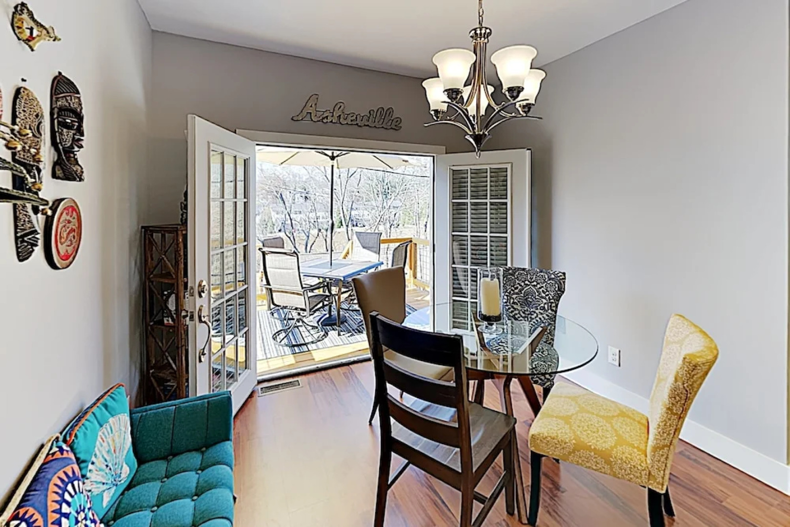 New Listing! New-build , Near Downtown 5 Bedroom Home