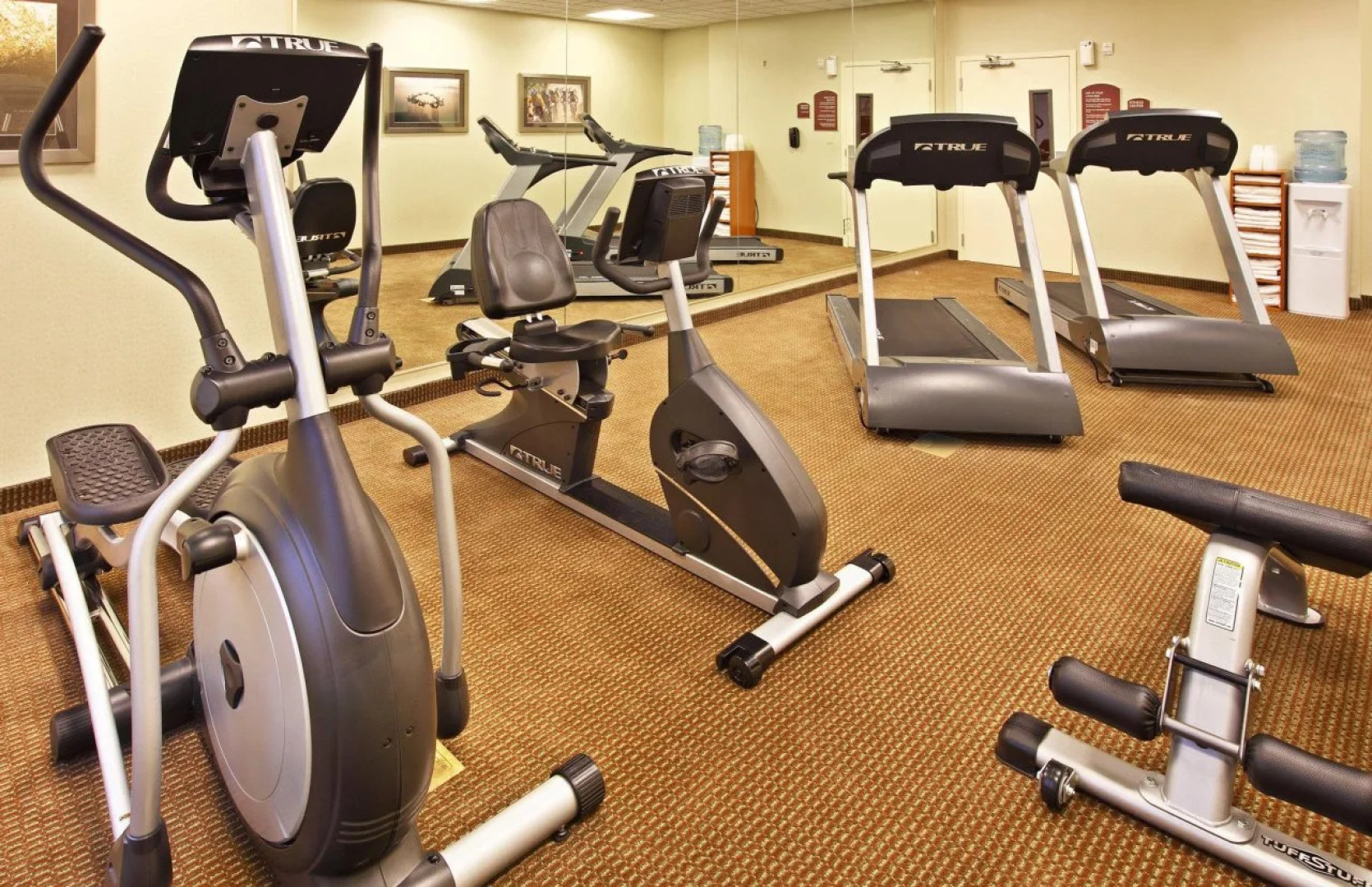 Holiday Inn Express & Suites West by IHG