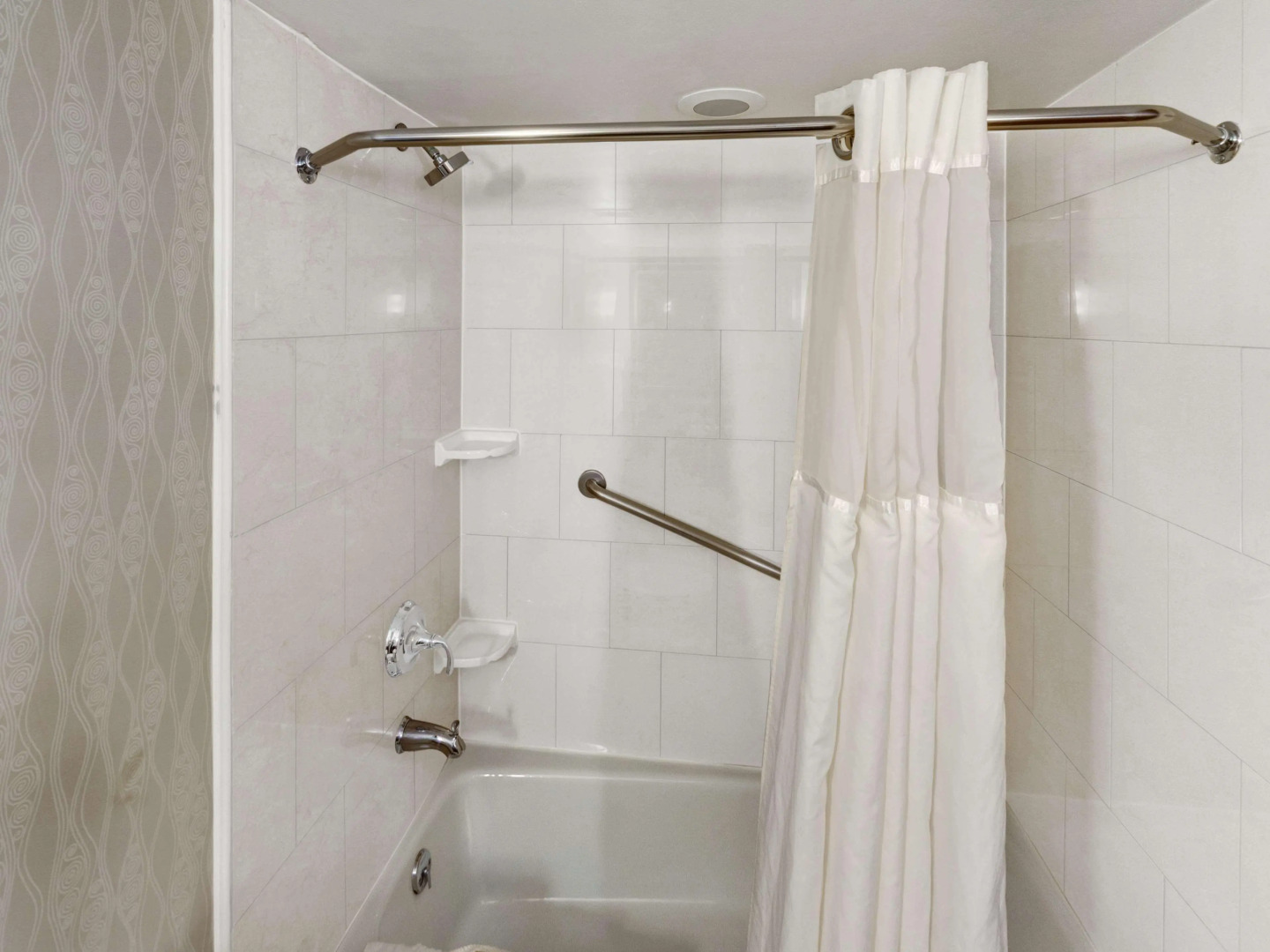 DoubleTree by Hilton Hotel Wichita Airport