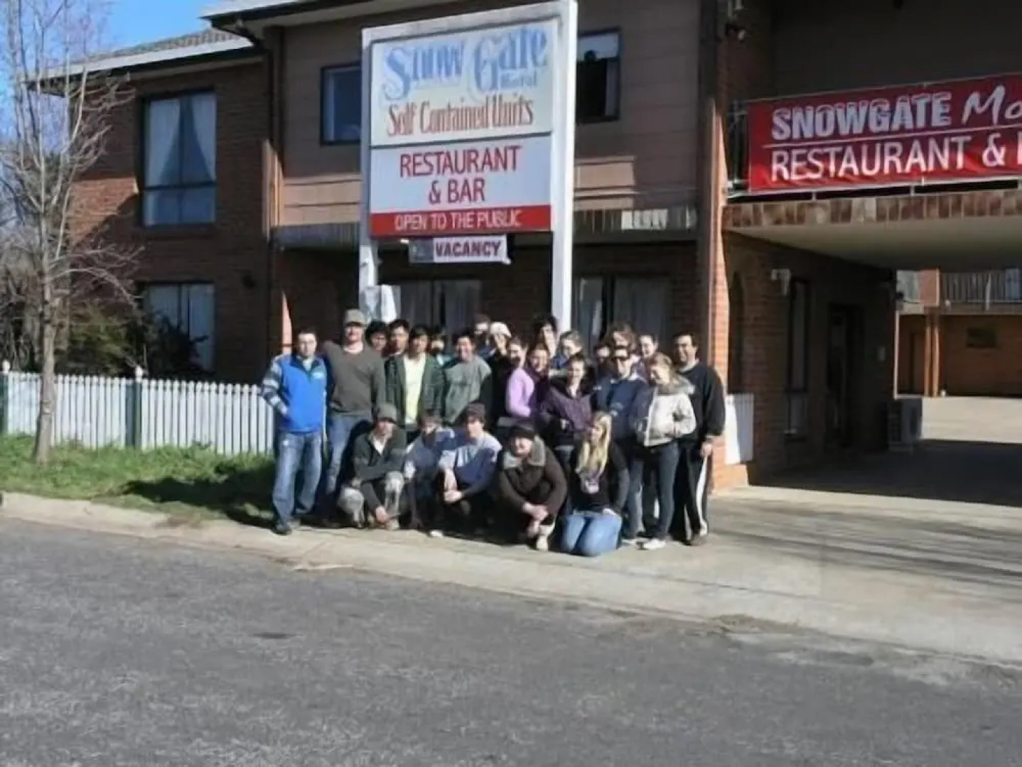 Snow Gate Motel and Apartments