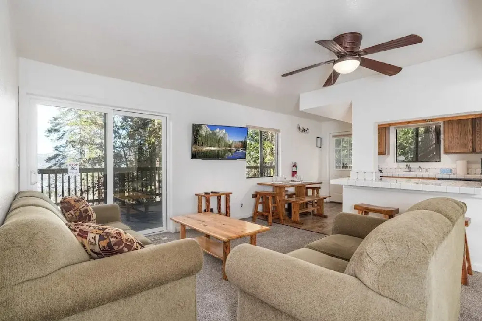 Yosemite Aviary and Quail Within Yosemite - 2 Separate Units, Up To 14 Guests!