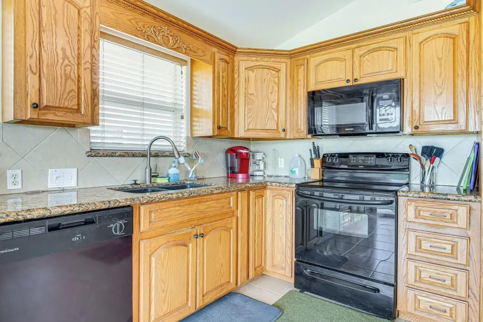 5 Mi to Beaches: Sunny Port Isabel Golf Retreat