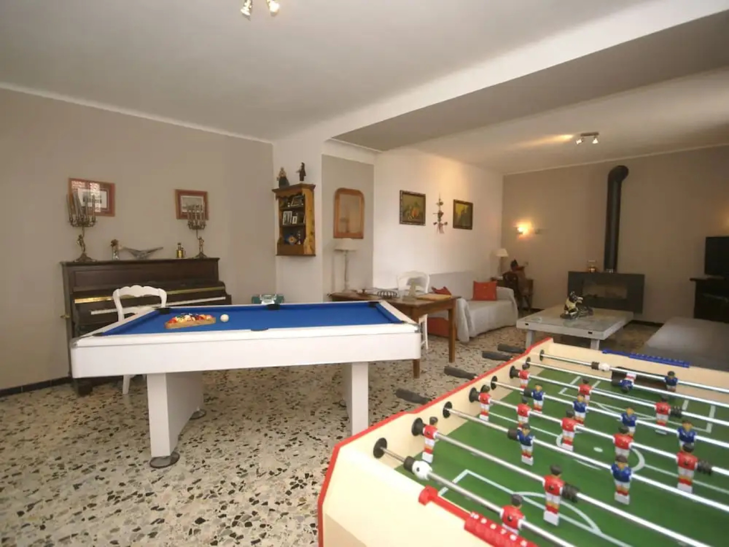 Luxurious Holiday Home with Pool in Pertuis France