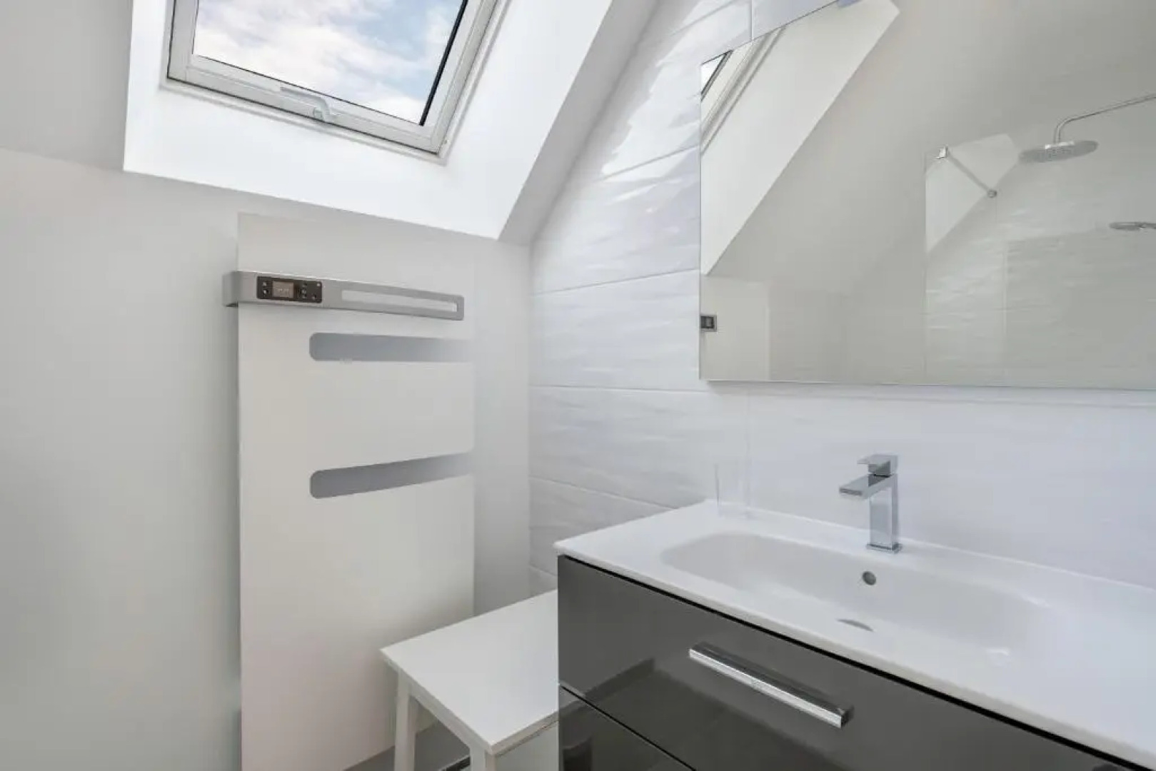 Maison moderne avec piscine et jacuzzi pour 15 personnes !