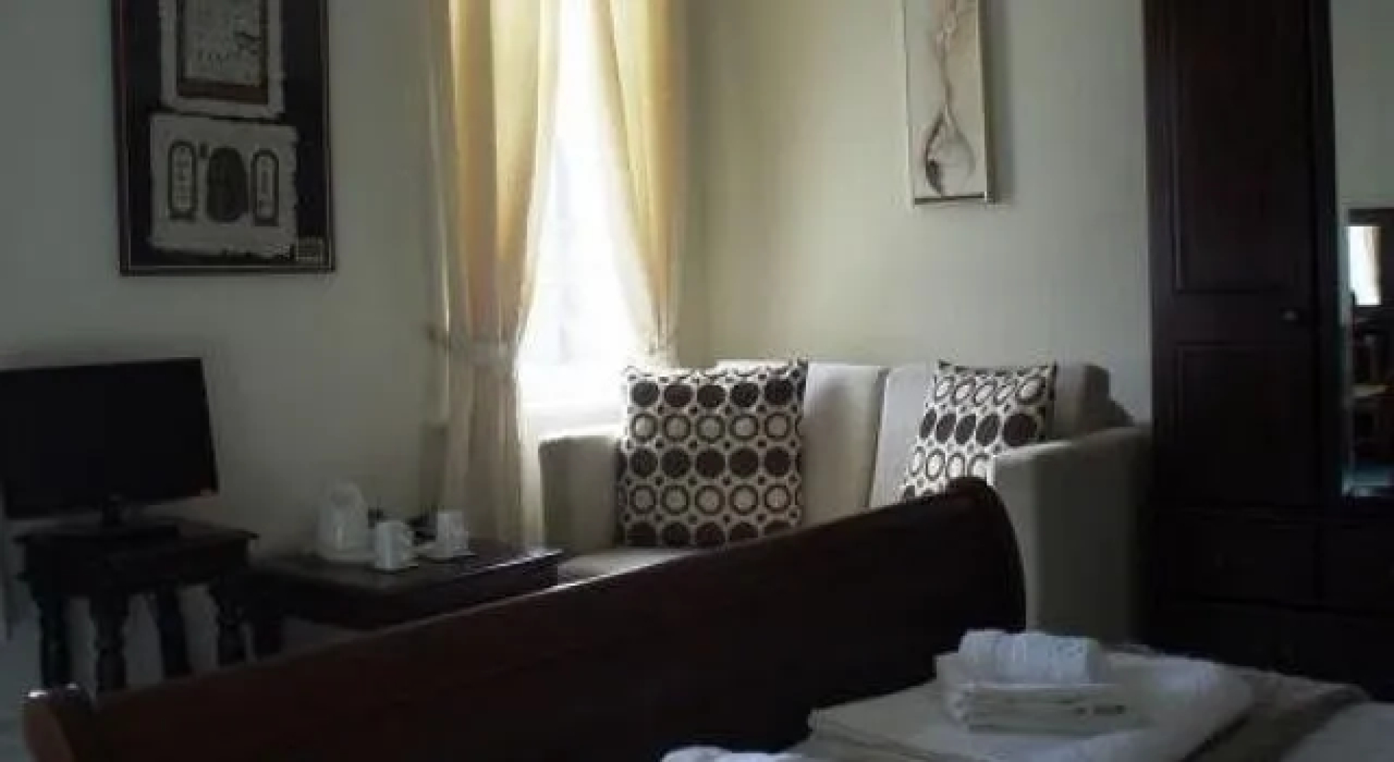 Roslyn House