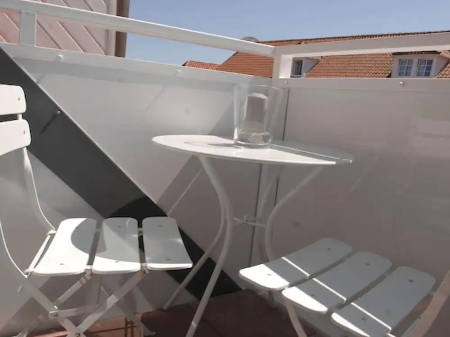 House Flora, Golden Knoepke