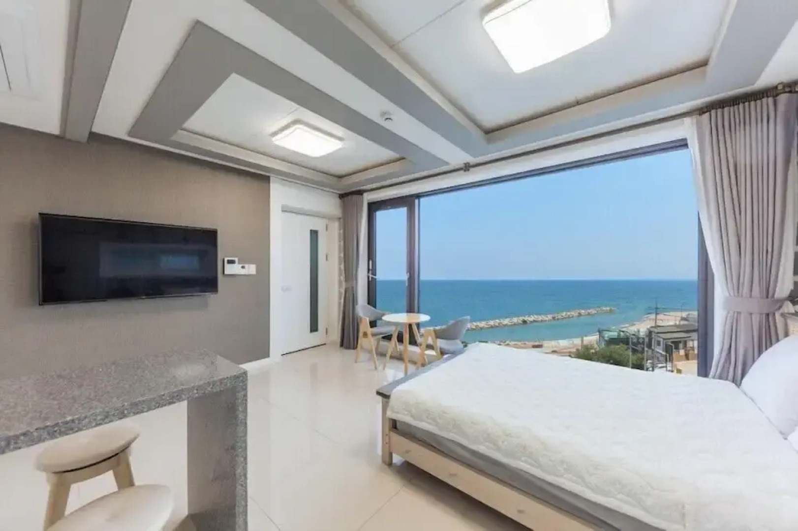 Hayanjip (Blue Road Town Pension