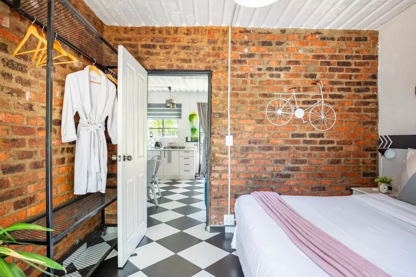 Retro-vintage New Yorker Apartment in Centurion