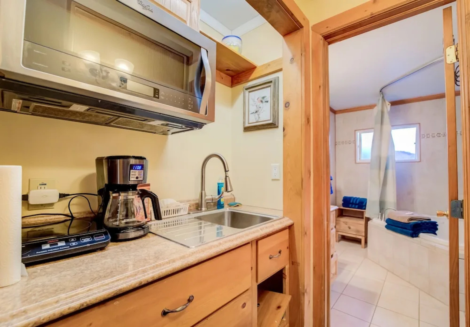 7 Bedroom on the Side of Pikes Peak on a Mountain Stream