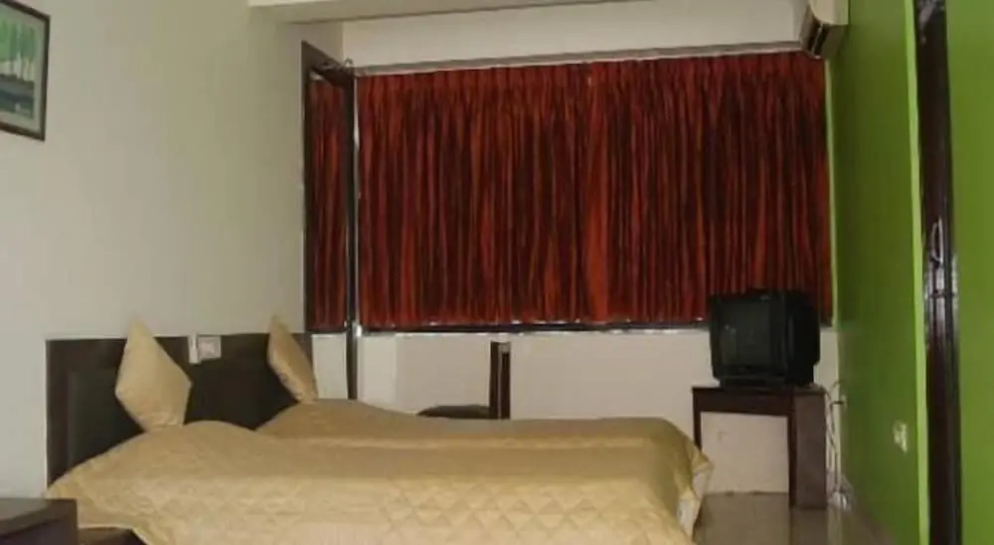 Tisha Apartment Hotel