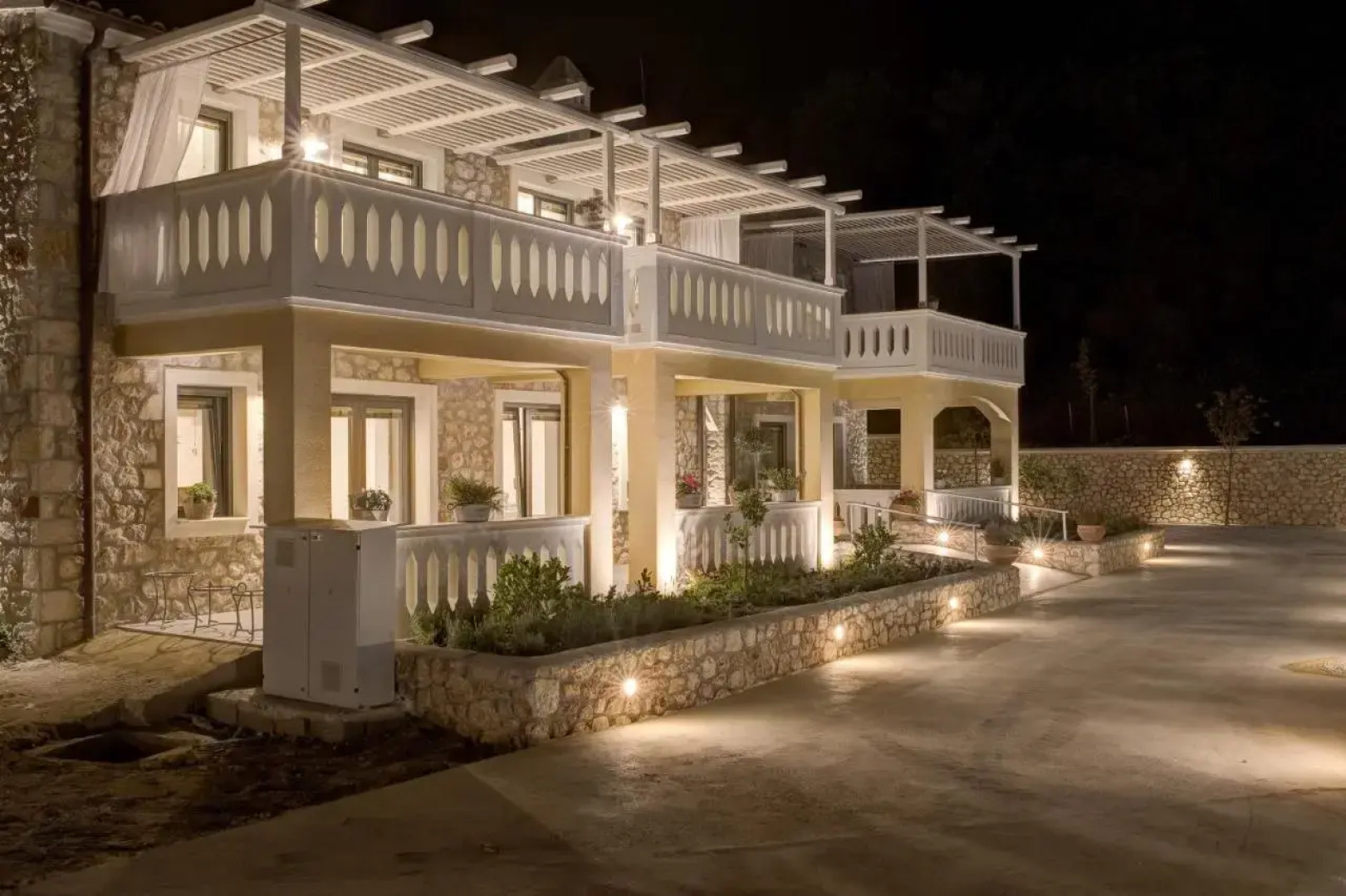 Anemolia Parga Suites