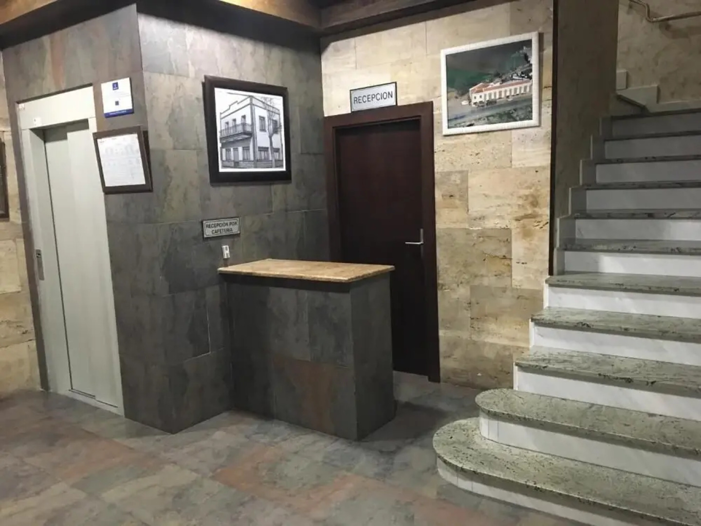 Hostal Restaurante Cuatro Caminos