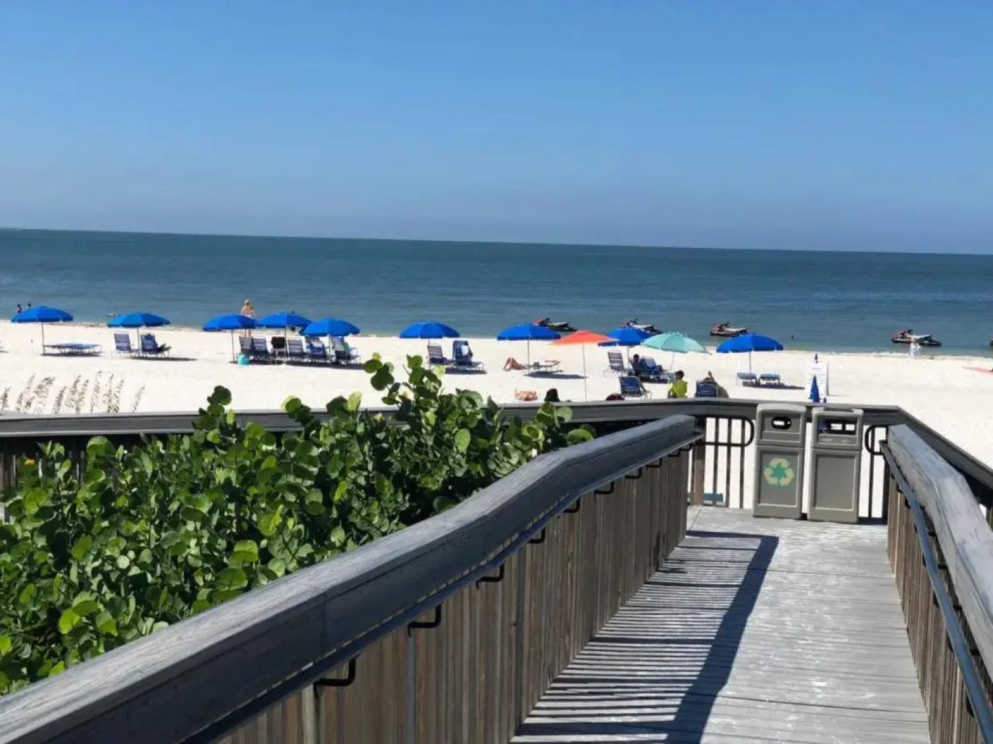 Beach 5 Min. Walk-Luxurious Modern Pool Home