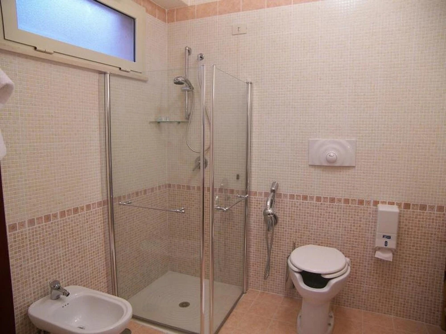 Large Double Room in the Green Near Montecassino